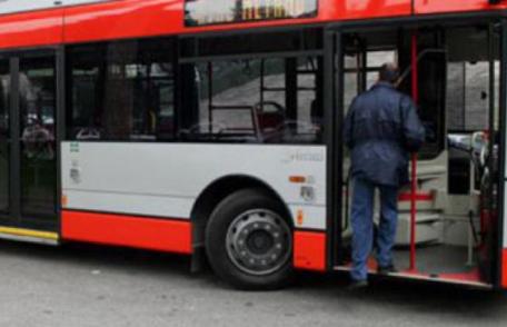 Șocant. Un primar din Italia vrea autobuze separate pentru romi