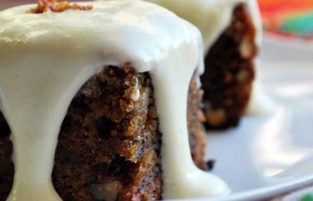 Prăjitură cu sfeclă roșie și nuci