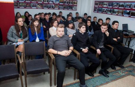 „Să vorbim despre bani și bănci”, proiect desfășurat la Seminarul „Sf. Ioan Iacob” din Dorohoi