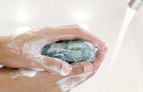 Atenţie la săpunuri antibacteriene, şampoane şi pasta de dinţi! Au un compus cancerigen