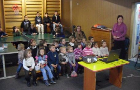 Activitate școlară la liceul Tehnologic Special „Ion Pillat” Dorohoi „fructe – vitamine – culoare” - FOTO