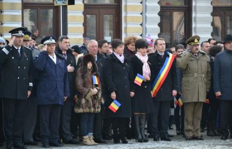 1000 de stegulețe tricolore pentru botoșăneni - FOTO
