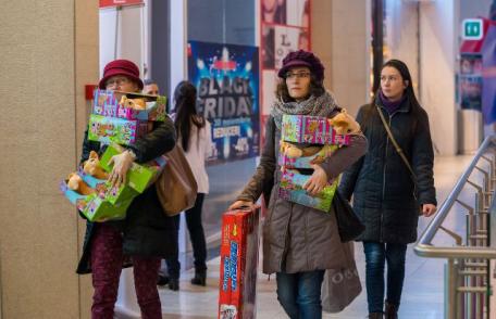 Noaptea Reducerilor la Uvertura Mall : peste 10.000 de clienti si o valoare medie de 100 lei per client