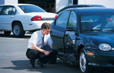 Poliţa RCA despăgubeşte vătămările corporale şi daune morale, nu doar reparaţia maşinii