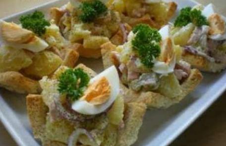 Coșulețe de pâine cu salată de cartofi