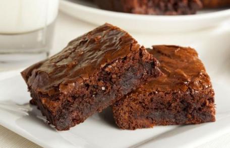 Cea mai simplă reţetă de prăjitură cu ciocolată