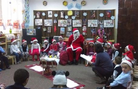 Școala Gimnazială „Dimitrie Pompeiu” Broscăuți - În așteptarea lui Moș Crăciun... - FOTO