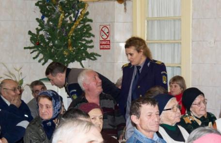 Daruri de sărbători oferite de poliţiştii de frontieră