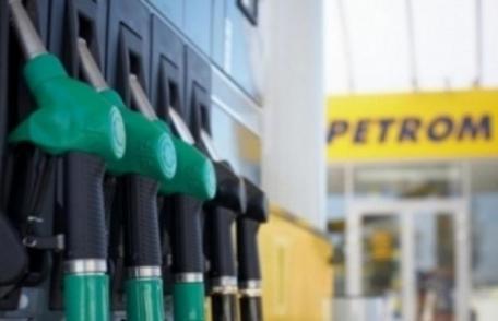 Benzina, la minimul ultimilor 4 ani. Preţul benzinei a scăzut sub 5 lei pe litru