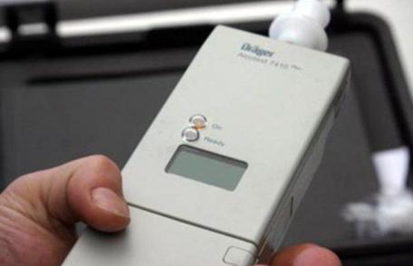 Un șofer beat a plecat la plimbare cu tractorul, pe străzile botoșaniului, în a doua zi de Crăciun