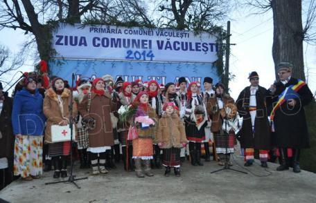 Ziua comunei Văculești 2014: Ansamblul Folcloric „Dor de horă” din Văculești – VIDEO/FOTO