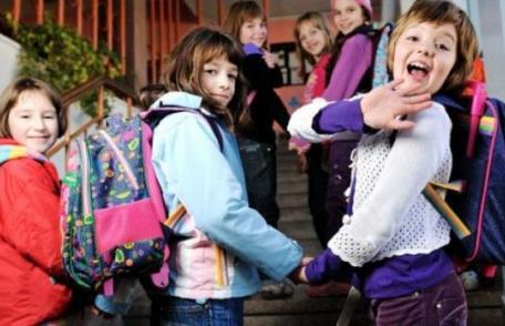 Vacanţa de iarnă se apropie de sfârşit: Ce îi aşteaptă pe elevi în 2015