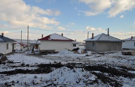NEWS ALERT | Dorohoi: Casele sinistraţilor, construite cu muncitori la negru