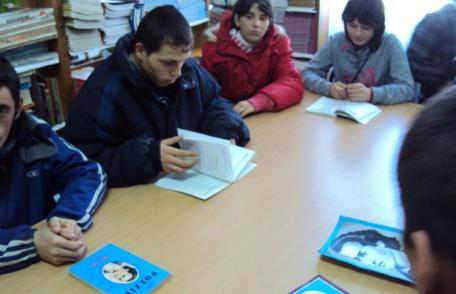 Liceul Tehnologic Special „Ion Pillat” Dorohoi – „Trecut-au anii... dar Eminescu rămâne veşnic în inimile noastre” - FOTO