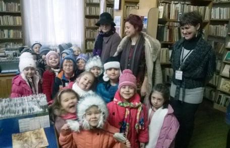 „PITICII” de la Grădiniţa „Ştefan cel Mare şi Sfânt” Dorohoi în vizită  la Biblioteca Municipală Dorohoi - FOTO