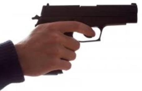 Focuri de armă într-o discotecă din Suceava