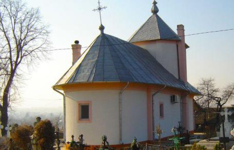 Biserică călcată de hoți la Dorohoi. Polițiștii pe urmele hoților!