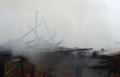 Adăpost de animale incendiat de un jar purtat de vânt