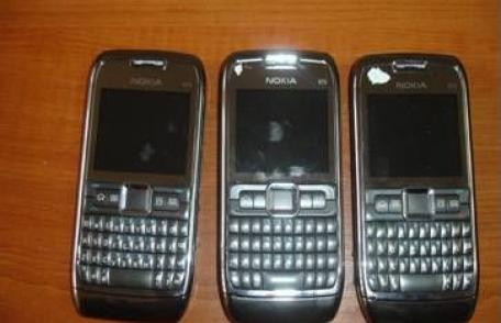 Telefoane mobile marca …,,Toflea”