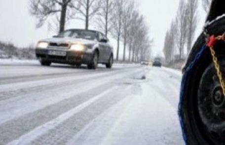 Zăpadă de până la 10 cm pe drumul Dorohoi- Fundu Herţii