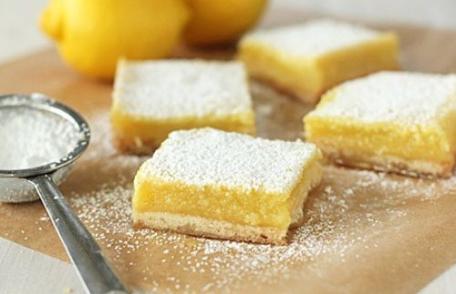 Prăjitură cu blat crocant şi cremă de lămâie