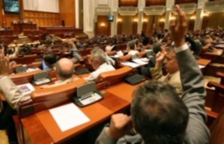 Guvernul dă aviz negativ la pensiile speciale ale aleşilor. „Nu ne lasă FMI”