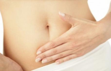 Cancerul ovarian nu trebuie confundat cu balonarea sau durerile abdominale