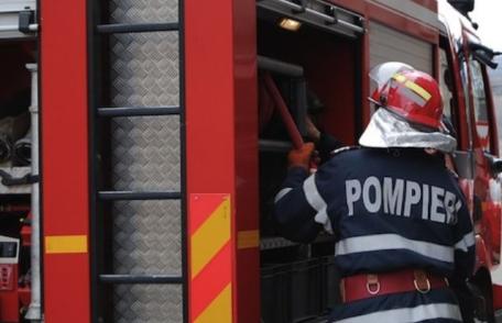 Casă distrusă parţial într-un incendiu din cauza unei acumulări de gaze