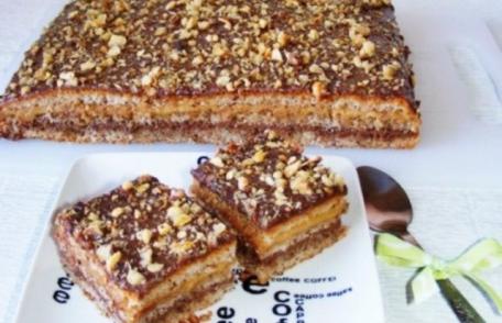 Prăjitură cu nucă și caramel