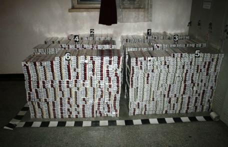 Două autoturisme confiscate și două reținute de inspectorii vamali de la Stînca-Costești pentru trafic cu țigări de contrabandă
