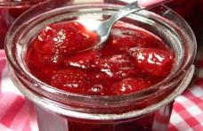 Cea mai frecventă greșeală pe care o faci când prepari dulceață de căpșuni sau cireșe