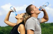 Riscul deshidratării: Câtă apă trebuie să bem pe zi în funcție de kg pe care le avem