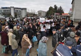 Închiderea Spitalului Orăşenesc din Darabani scoate lumea în stradă