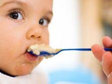 Mâncarea bebeluşi care conţine arsenic şi alte substanţe toxice