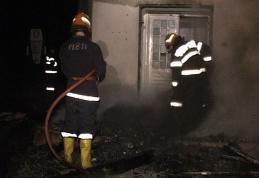 Familie distrusă la Corni :  Un copil decedat şi doi răniţi grav într-un incendiu