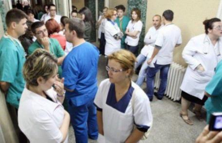 Anunţ de ultimă oră pentru medicii rezidenţi din România. Ce i-ar putea opri să mai plece din ţară