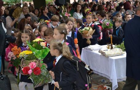 Scoala Gimnazială „Spiru Haret” Dorohoi își deschide porțile pentru un nou an școlar - FOTO