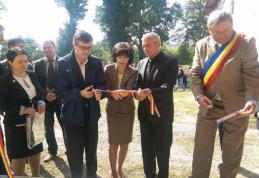  Andrei Dolineaschi și Doina Federovici au inaugurat prima grădiniță la standarde europene din comuna Lozna
