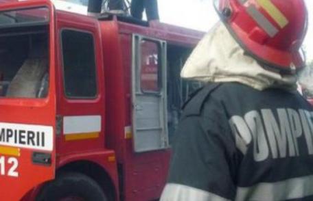 Trei incendii în cinci ore! Intervenție în forță a pompierilor dorohoieni la Dumbrăvița