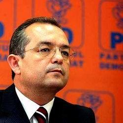 Emil Boc susţinut pentru conducerea partidului de Organizația PDL Botoşani 
