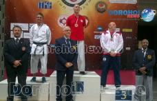 Performanță de excepție: Dorohoianul Sergiu Mihoc este vicecampion mondial la Kumite individual