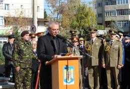 Mesajul prefectului Costică Macaleţi cu ocazia Zilei Forţelor Armate Române - FOTO