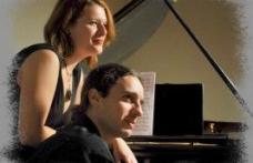 Astăzi la Dorohoi : „Enescu și Contemporanii” Recital de pian la patru mâini