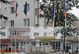 Primim la redacţie: Drapelul României, situat în centrul municipiului Dorohoi, rupt, murdar și decolorat – FOTO