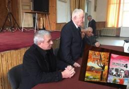 Costică Macaleţi prezent la aniversarea de 93 de ani cu 29 de cărţi a colonelului în retragere Ilie Pascal - FOTO