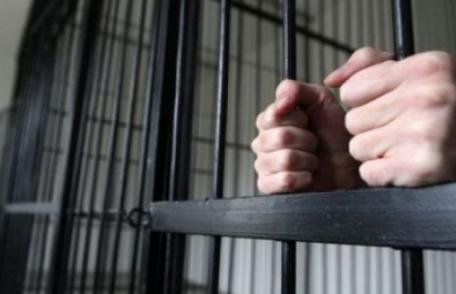 Persoane condamnate la pedeapsa închisorii cu executare, depistate de poliţişti și încarcerate