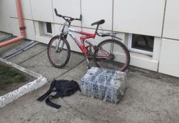 Aproximativ 10.000 de ţigări de contrabandă transportate cu bicicleta – FOTO