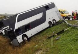 Un autocar s-a răsturnat în Italia. Cel puţin 44 de răniţi, mulţi în stare gravă