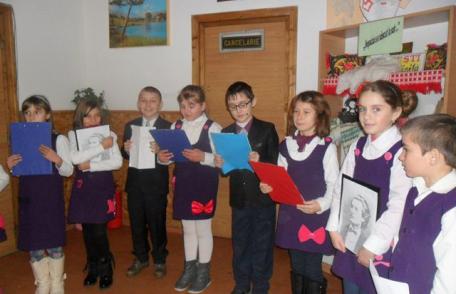 Ziua Lui Mihai Eminescu sărbătorită la Școala Gimnazială „Mihail Sadoveanu”, Dumbrăvița - FOTO