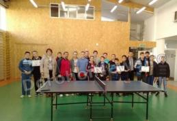  Elevii Şcolii Gimnaziale Cornestone premiaţi la faza județeană a Olimpiadei Gimnaziilor, specialitatea tenis de masă! - FOTO